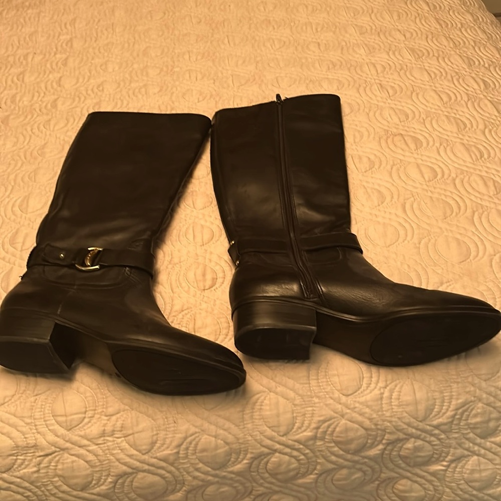 NWT Size 7B black leather boots. Ralph Lauren